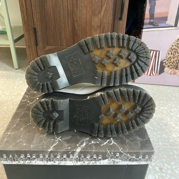 DR MARTEN’S SINCLAIR BOOT - WHITE - US 5 - Picture 6 of 6